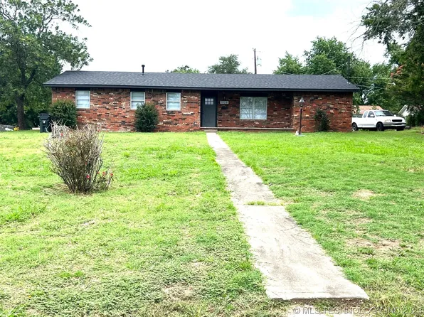 1008 Grandview Ln, Henryetta, OK 74437