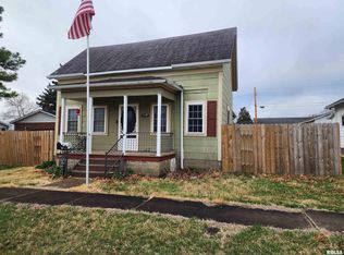 1113 1st St, Eldorado, IL 62930