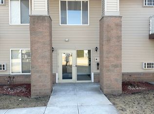 Holiday Commons Apartments, Janesville, WI 53545