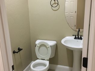 1605 N Cortona Ct, Visalia, CA
