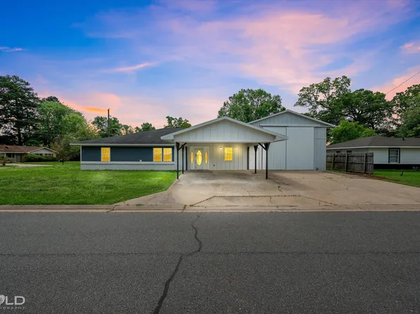 1001 Dale Dr, Benton, LA 71006