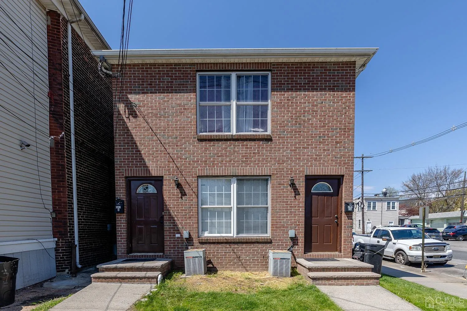 347 Elm St photo 1