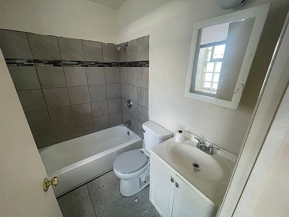 4th image of 2323-2337 S 5th St #2346-5