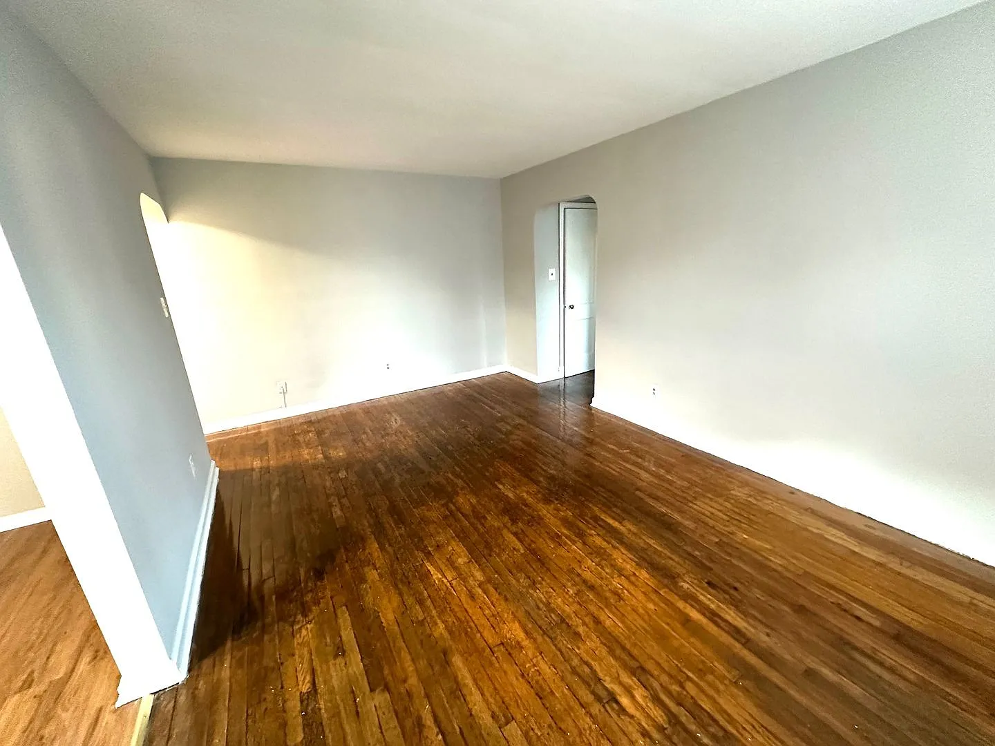 1000 Otis St Ne — Photo 4