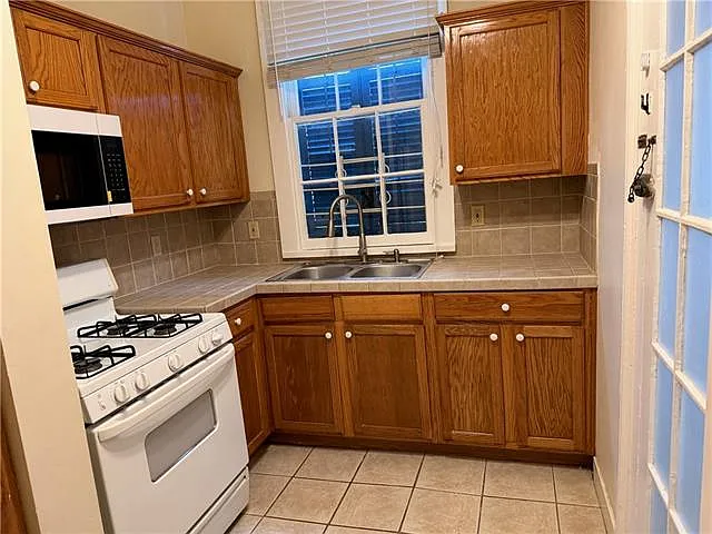 1463 Pauger St #1 — Photo 7