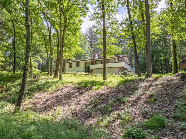 214 Virginia Farme Ln, Carlisle, MA 01741