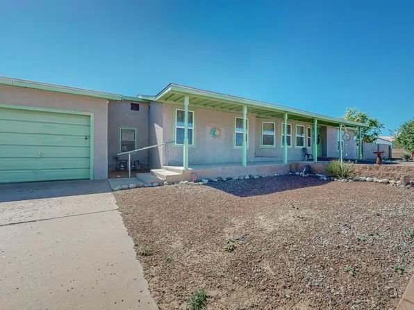 5524 Salvador Rd SW, Albuquerque, NM 87105