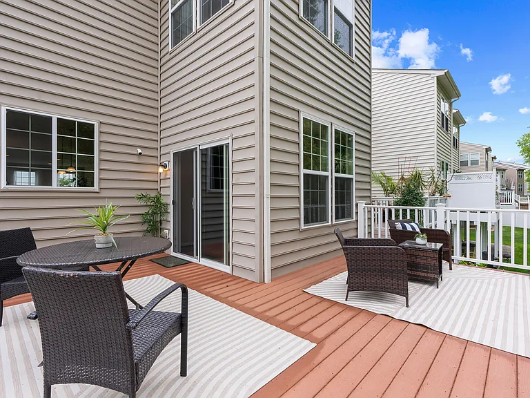 232 Mohegan Dr — Photo 29