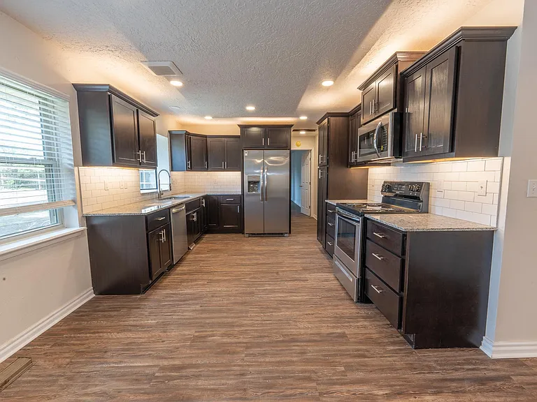 2214 Morgan Dr — Photo 1