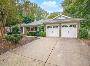 10421 Fairway Ridge Rd, Charlotte, NC 28277