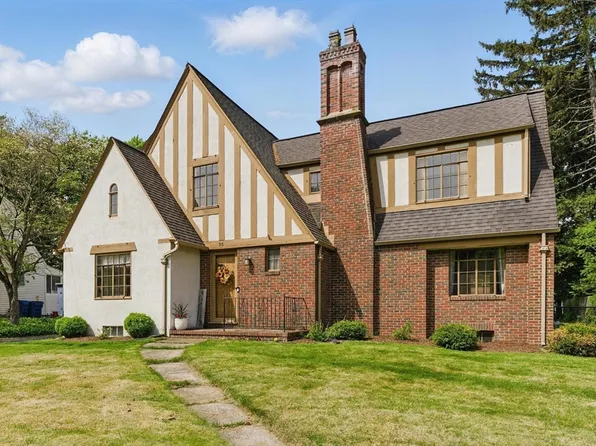 96 Craiwell Ave, West Springfield, MA 01089