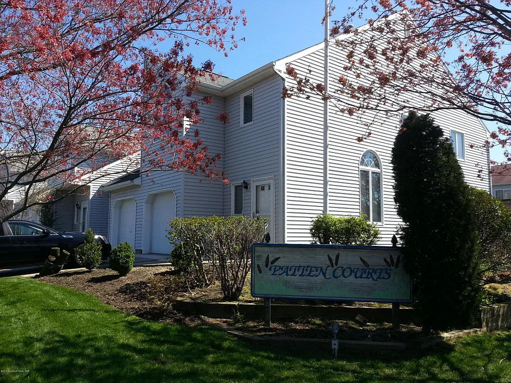 6 Shore Dr photo 1