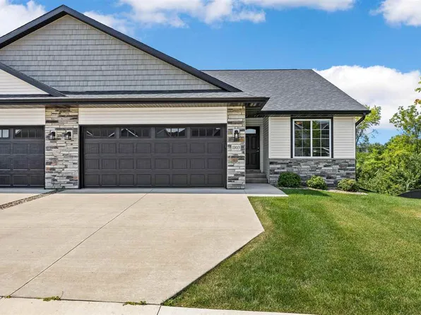 1103 Creekside Dr, Tiffin, IA 52340
