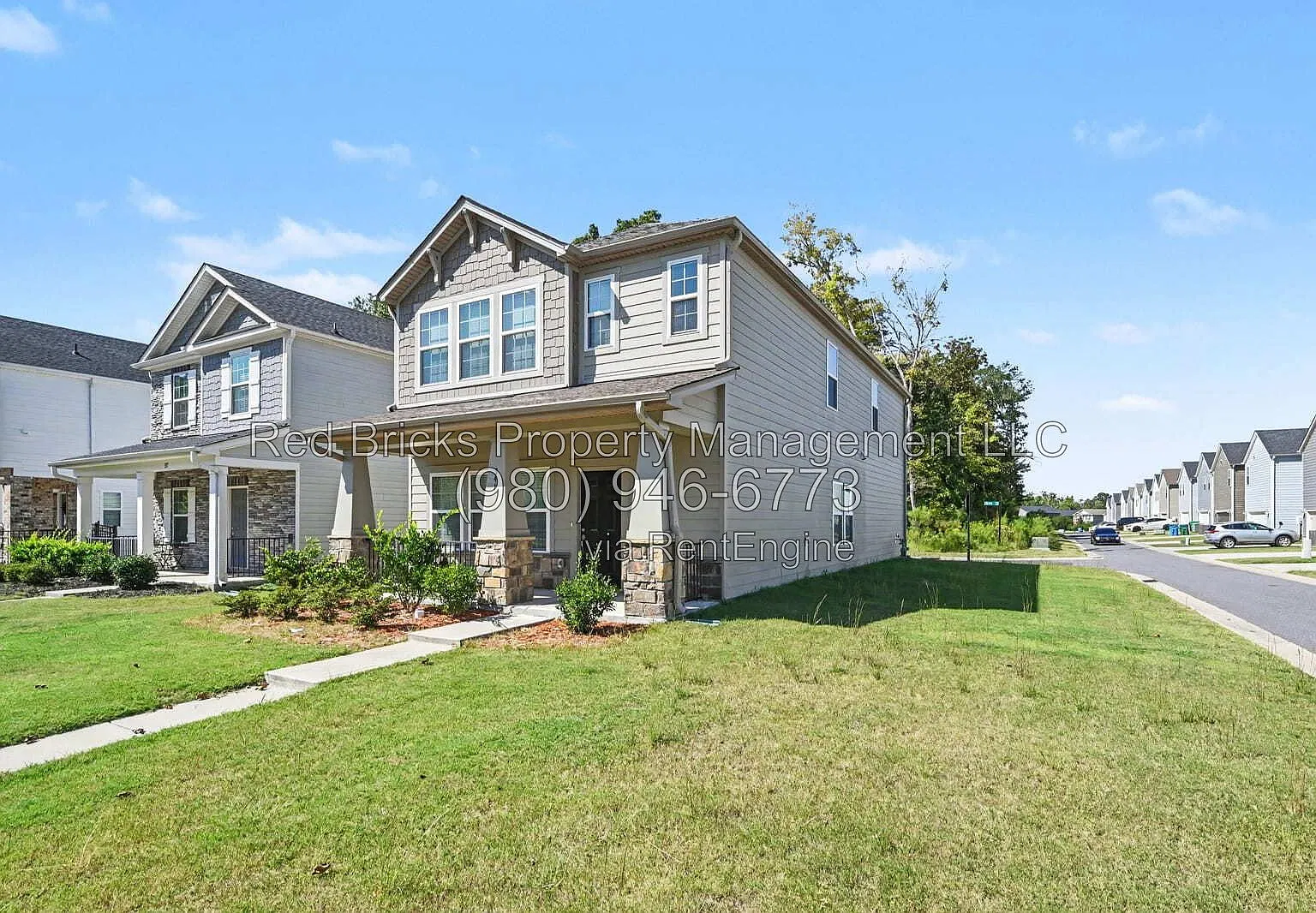 3 bed, 2.5 bath, 1945 sqft, $2,395 — Photo 3