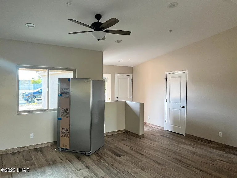 2425 Cloverlawn Dr #101 — Photo 7