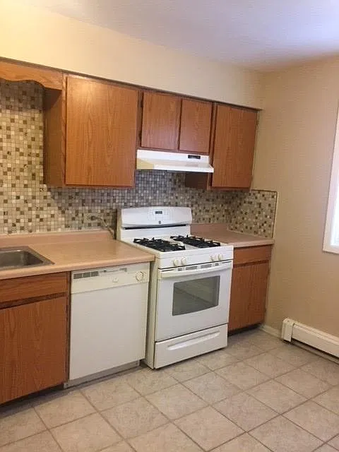 2 bed, 850 sqft, $1,500 — Photo 1