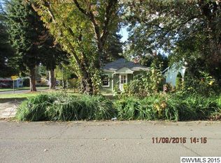 909 6th St, Woodburn, OR 97071