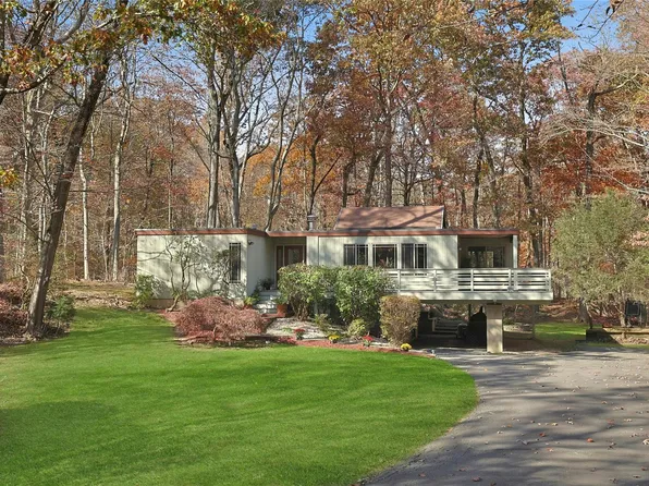 64 Stornowaye Street, Chappaqua, NY 10514