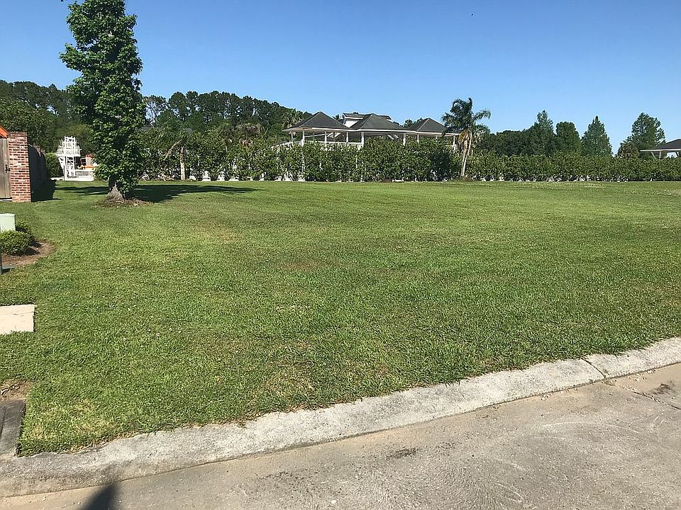2nd image of 383 Tulip Dr