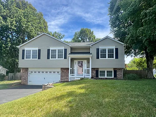 74 Clarion Dr Photo 1
