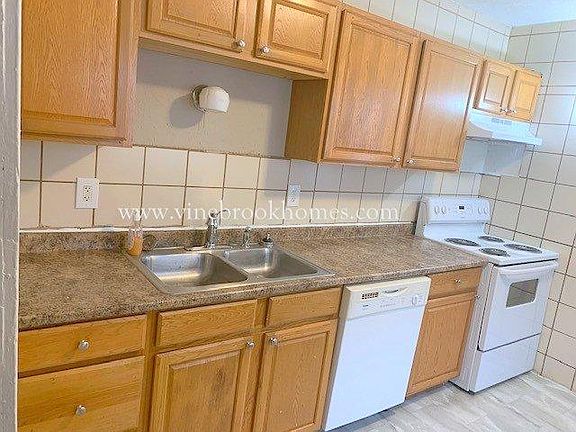 4th image of 2511 Wallis Ave