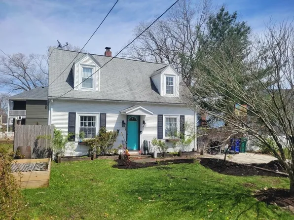 416 Robinson Ave, Attleboro, MA 02703
