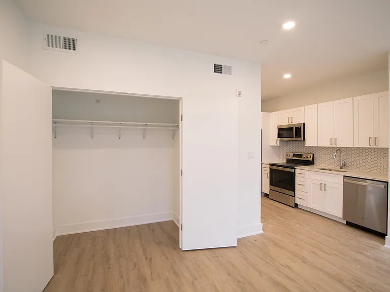 1325 N Lee St #401 — Photo 7
