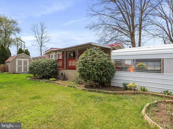 26 Shippensburg Mobile Est, Shippensburg, PA 17257