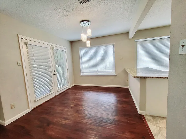 2711 S Brompton Dr — Photo 4