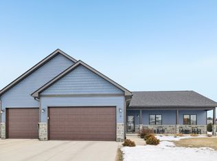 6 N Windmill Rdg, Evansville, WI 53536