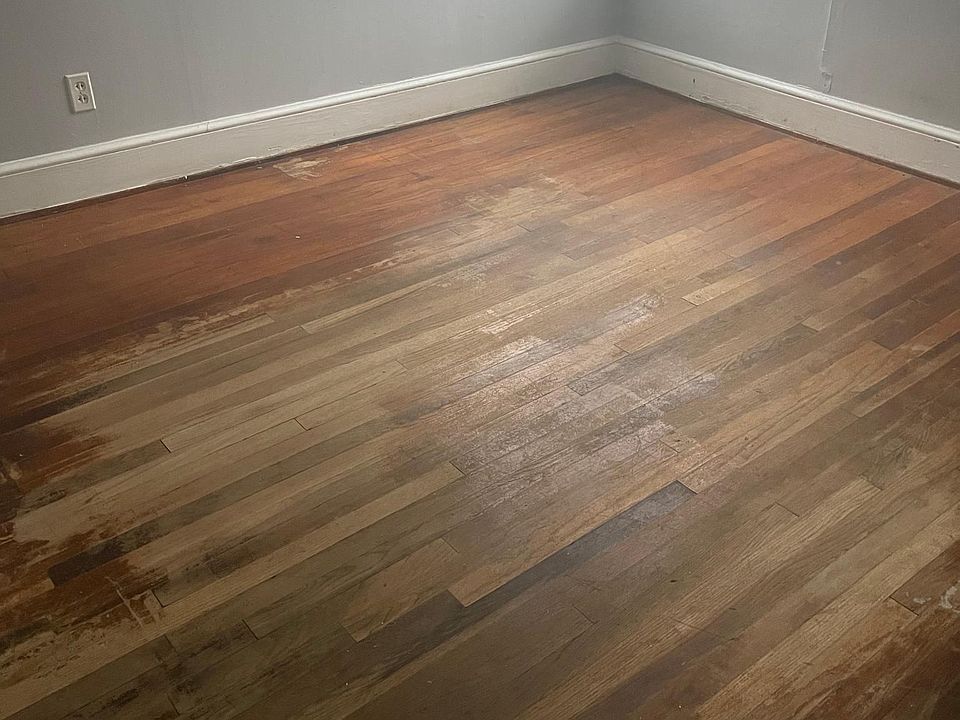 2nd image of 216 Jefferson St