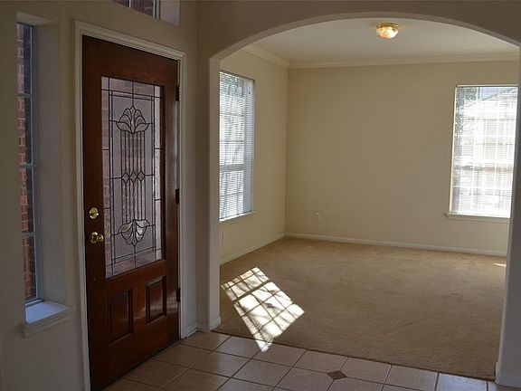3rd image of 2210 Arundel Crossing Dr