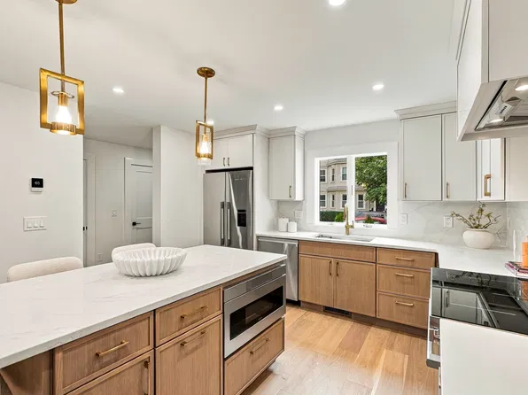 641 Chestnut Hill Ave, Brookline, MA 02445