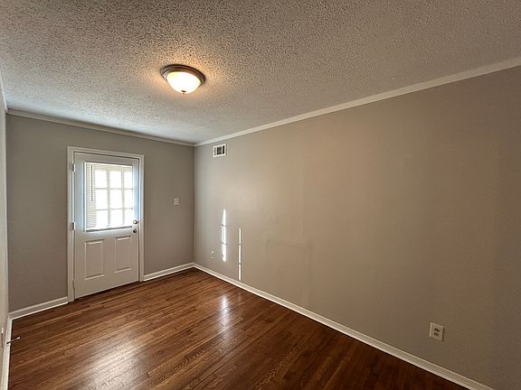 3rd image of 8351 Booneville Dr