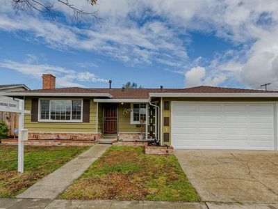 1071 Avondale Ln, Hayward, CA, 94545