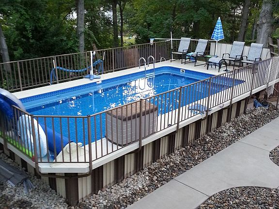 Gibraltar pool w/river rock