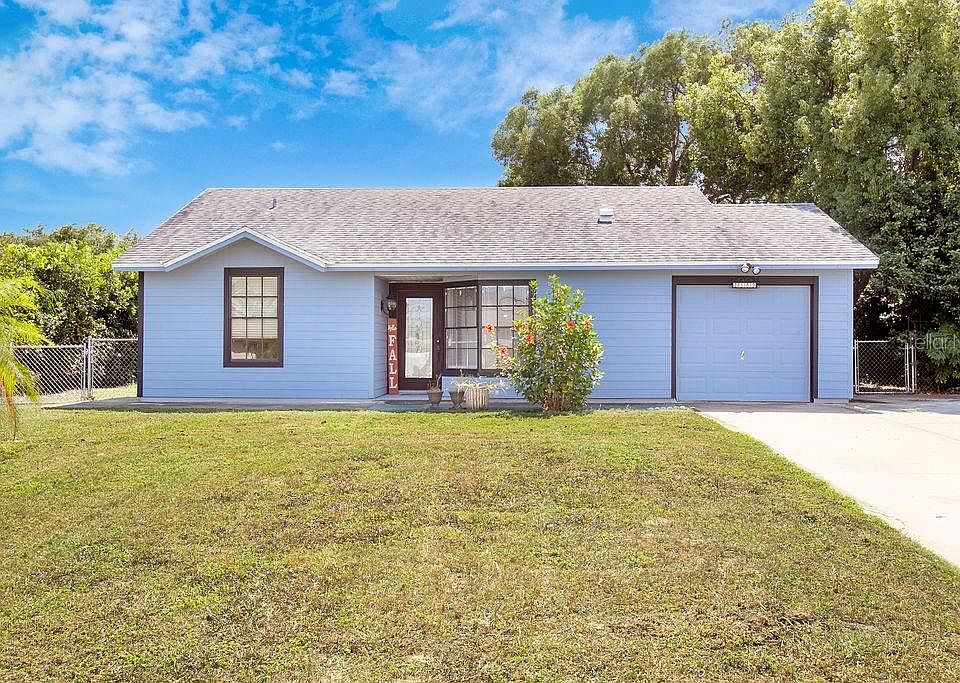 1st image of 2389 Kerridale St