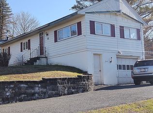 20 Overlook Ter, Adams, MA 01220