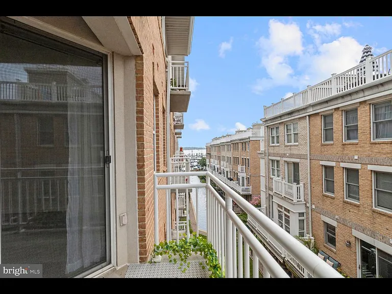 23 Pierside Dr #306 — Photo 14