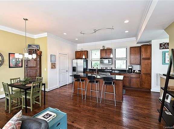 5th image of 427 Steel Gardens Blvd