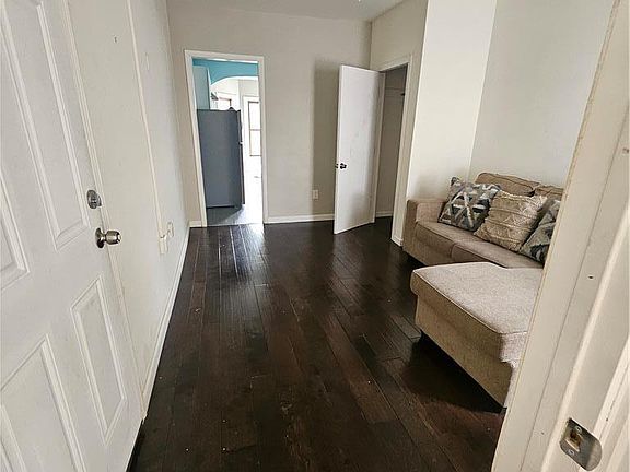 4th image of 438 N 7th St