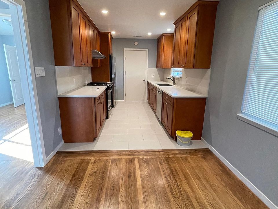 1st image of 656 W Iowa Ave