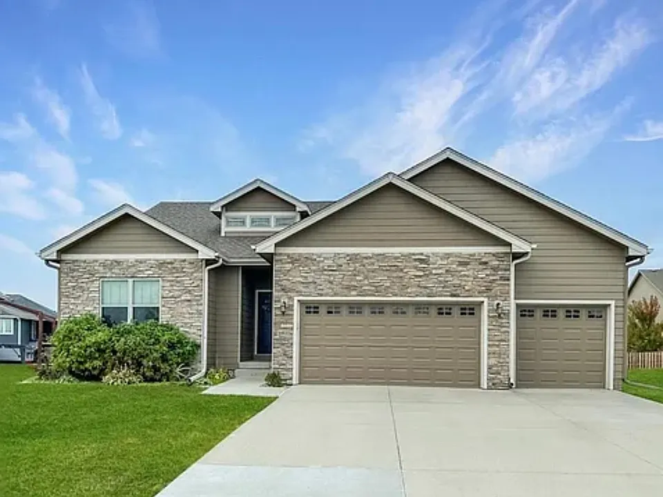 16800 Prairie Dr