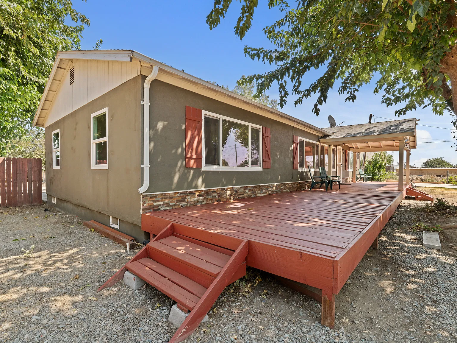 4 bed, 1372 sqft, $3,200 — Photo 3