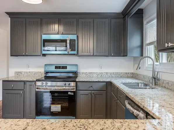 25 Enfield St, North Andover, MA 01845