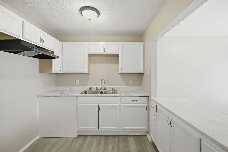 2 bed, 1.0 bath, 900 sqft, $799 — Photo 4