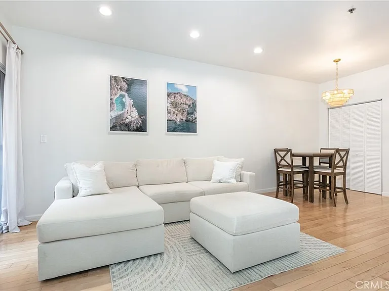 19350 Sherman Way #124 — Photo 8