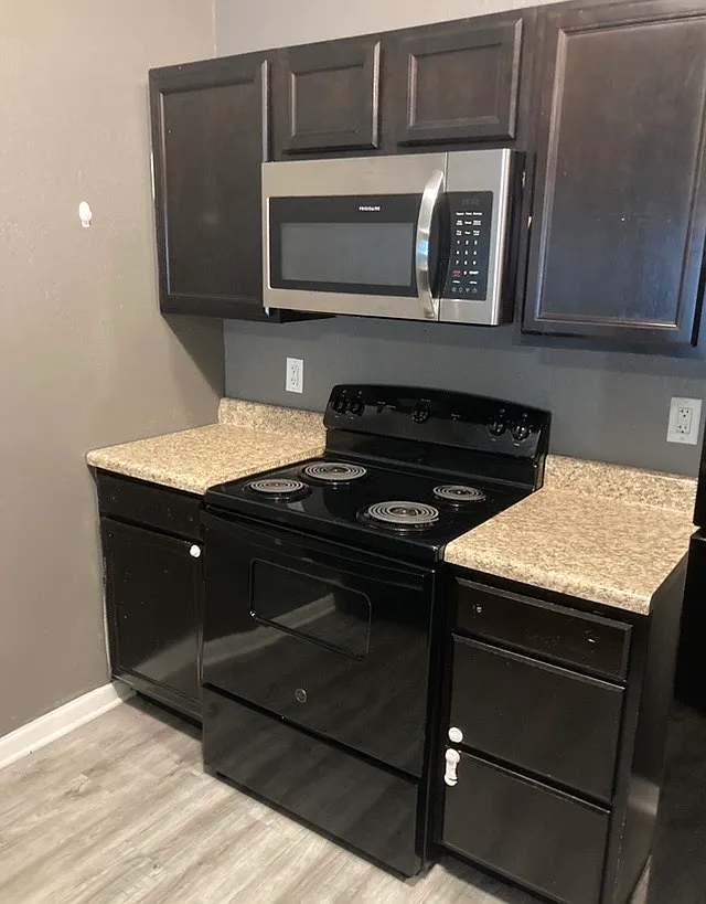 2 bed, 784 sqft, $950 — Photo 4
