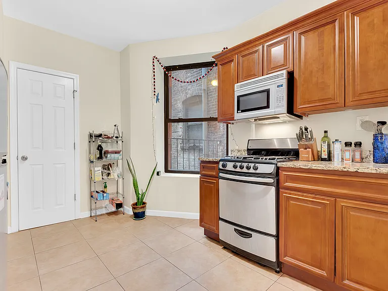 462 Amsterdam Ave #4N — Photo 6