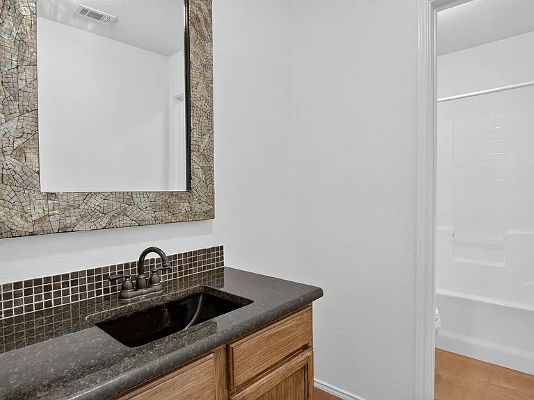 2805 Nandina St — Photo 16